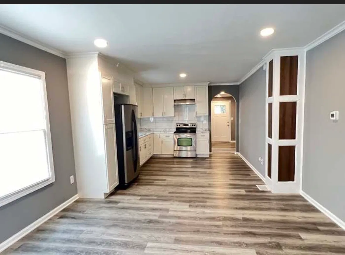 3 bed, 1958 sqft, $2,084 — Photo 3