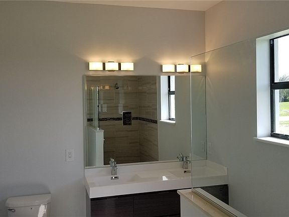 4th image of 626 SW 31st Terrace Cpe