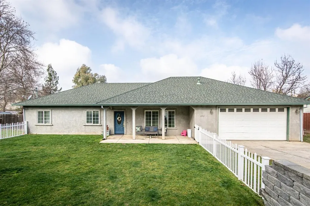 3092 Heinemann Dr photo 1