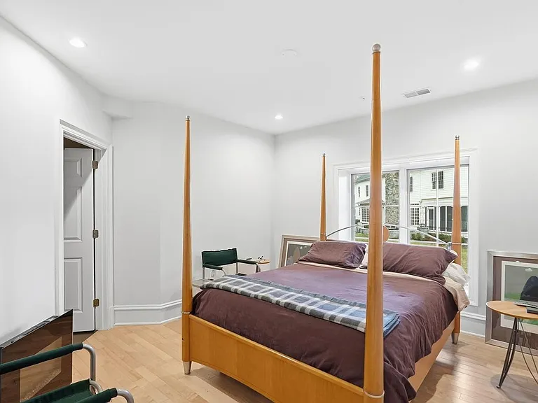Lower level bedroom suite.