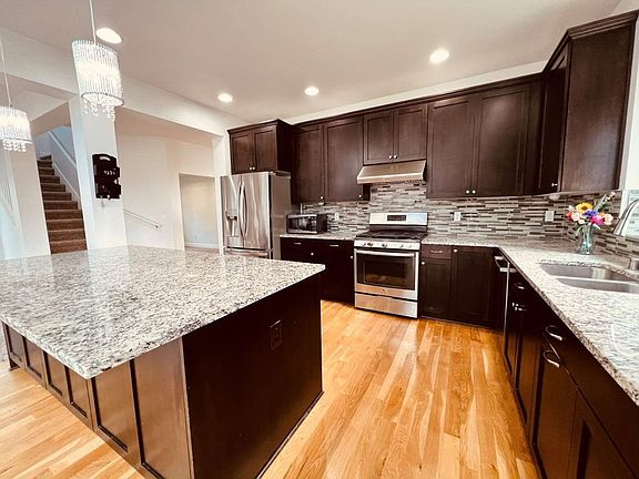 3rd image of 4525 42nd St NE
