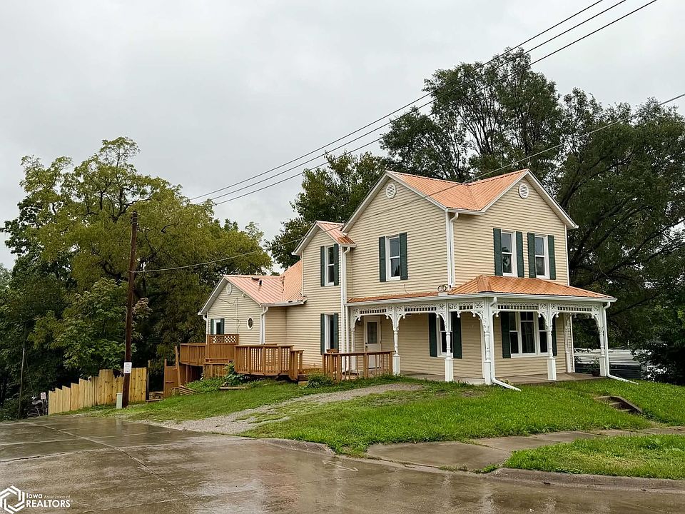 1st image of 701 E 2nd St