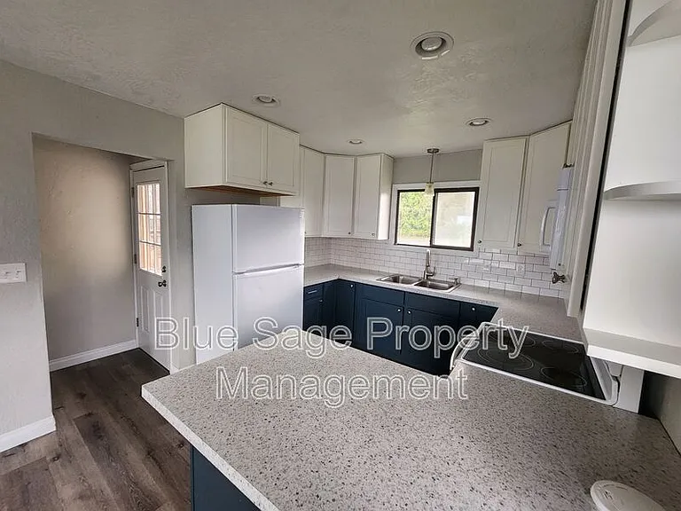 812 W 13th St — Photo 7