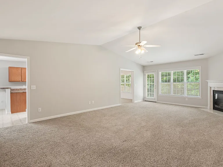 1908 Longburn Dr — Photo 11