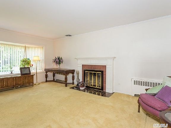 4th image of 248 Cherry Valley Ave