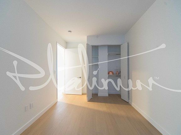 4th image of 180 Water St APT 1809