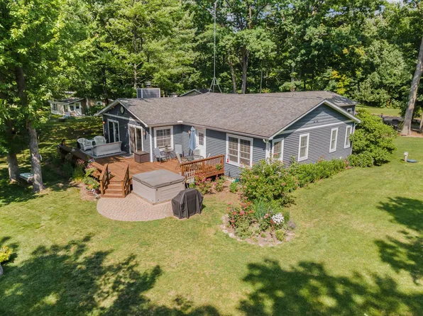 3394 Birch Lane Dr, Beaverton, MI 48612