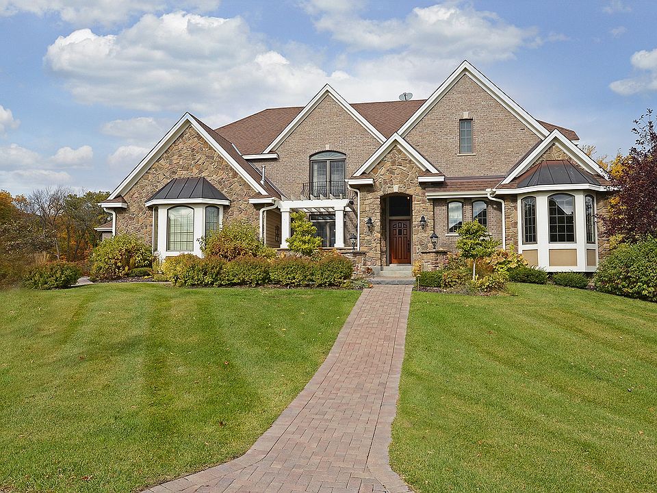 .58acre private lot overlooking woodlands