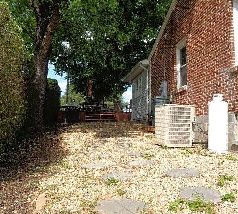 5th image of 44 Highland Way Ln