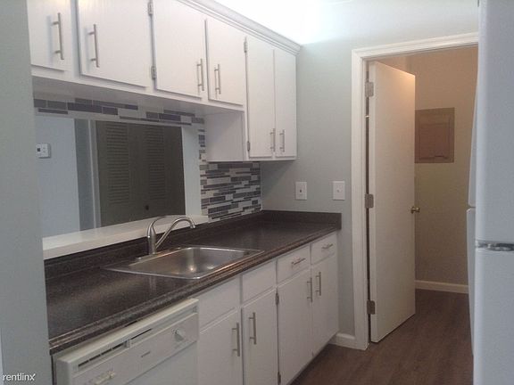 4th image of 86 Sussex Pl #1106