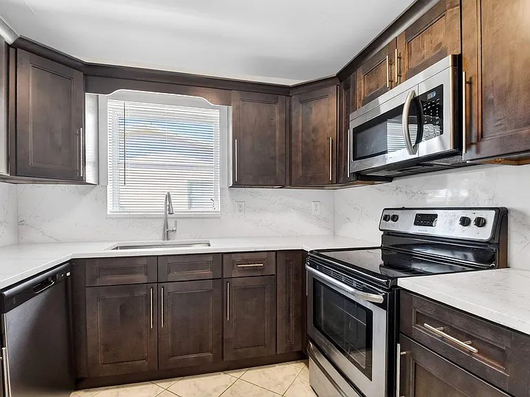 2783 Dudley Dr E #D — Photo 11