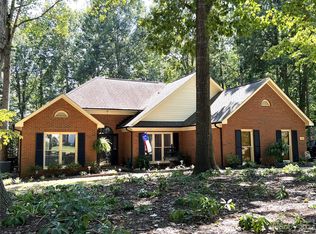 2342 Mill House Ln, Matthews, NC 28104