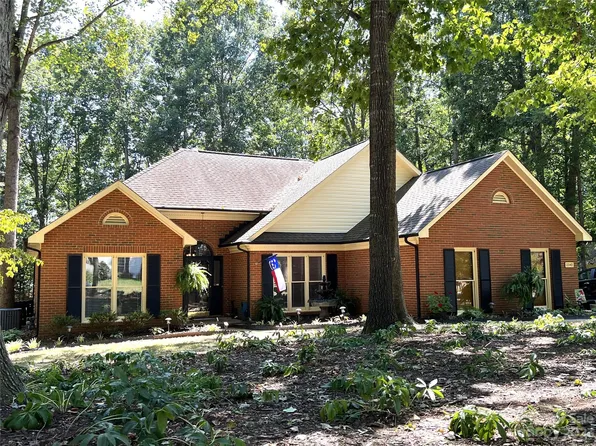 2342 Mill House Ln, Matthews, NC 28104