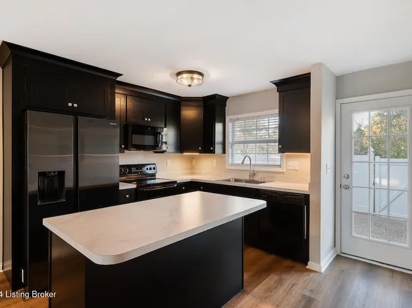 496 Jurich Ct, Simpsonville, KY 40067