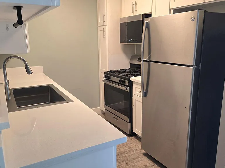 11230 Camarillo St #101 — Photo 7