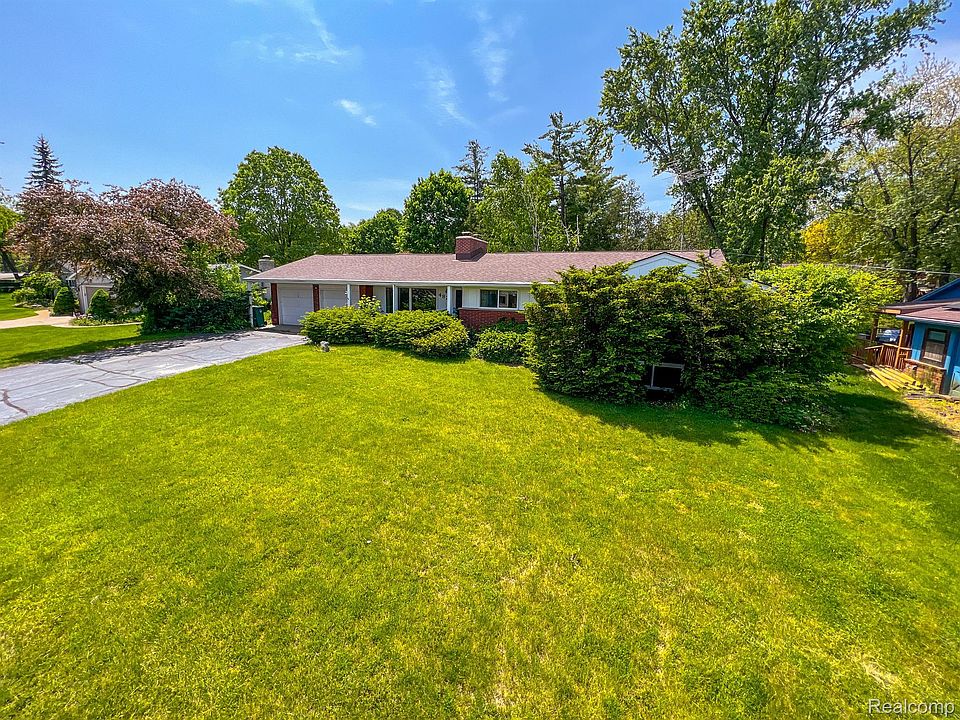 1st image of 4829 Driftwood Dr