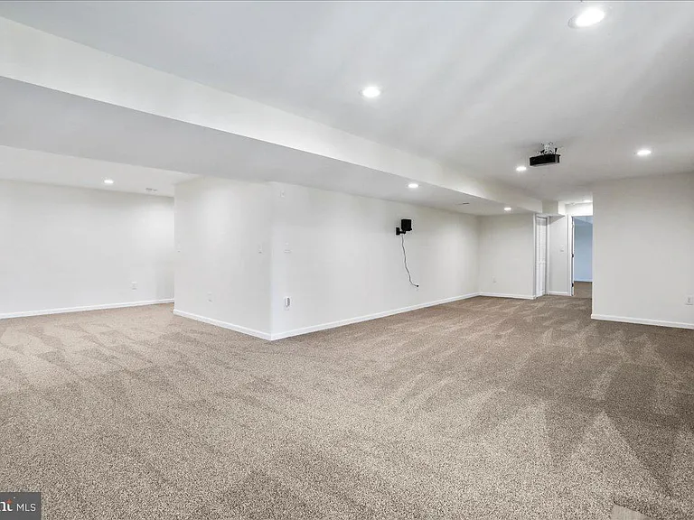 319 Morlyn Dr — Photo 43