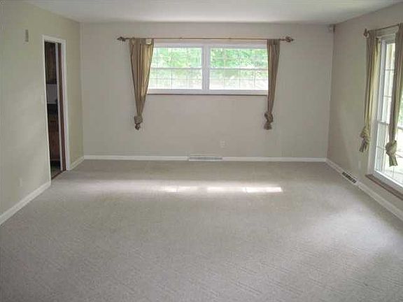 4th image of 112 Breckenridge Dr