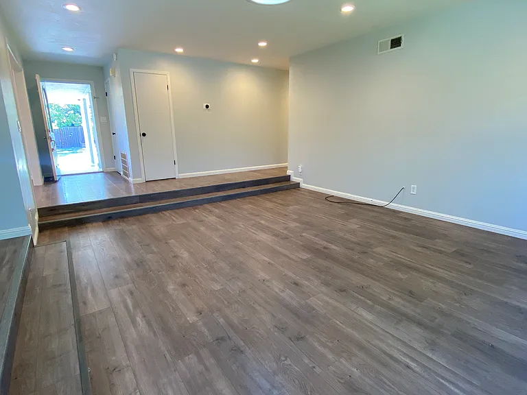 370 Colville Dr — Photo 13