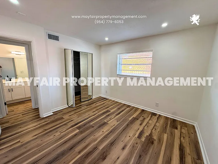 1534 SE 15th St #8 — Photo 4