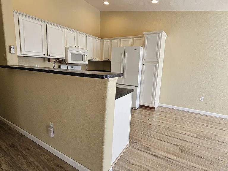 1435 S Galena Way #203 — Photo 17