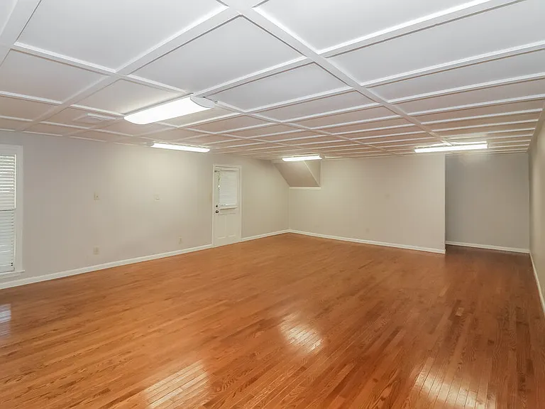 2224 Burlingate Dr — Photo 15