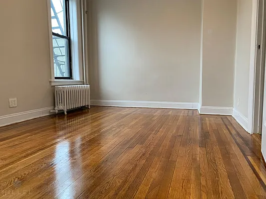 Rented by Hillel Realty Group | media 25