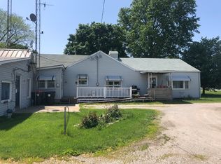 120 E Van Buren St, Farmer City, IL 61842