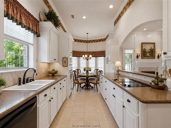 4th image of 4920 Fairfield Ct