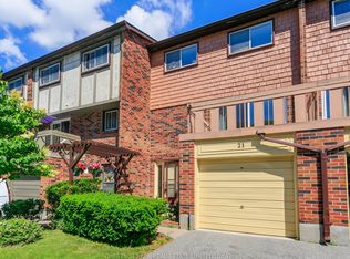 30 Chichester Pl #21, Toronto, ON M1T 3S5