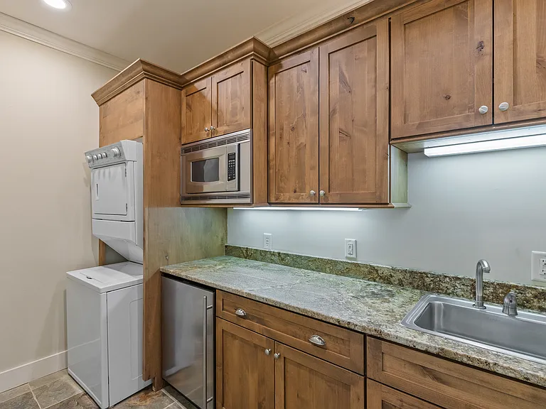 115 Falls Ct W — Photo 9