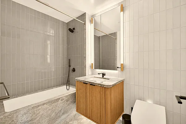 Bathroom, photo 1