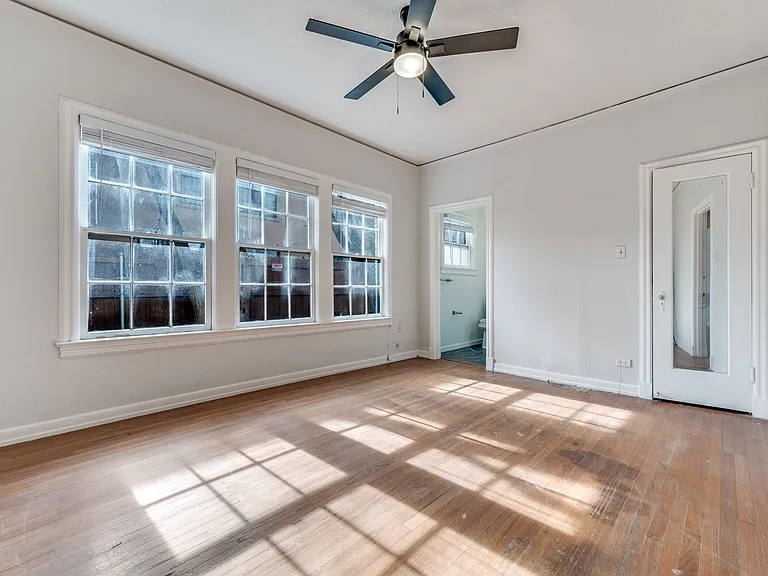 4315 Gilbert Ave — Photo 13