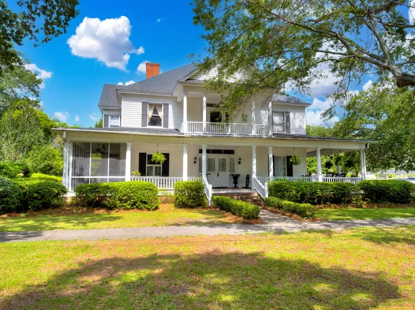 201 S Brooks St, Manning, SC 29102