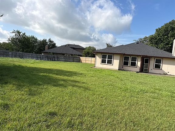 4th image of 211 Brent Blvd