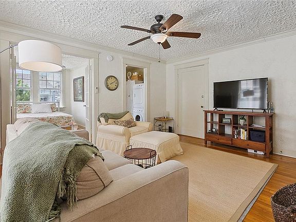 4th image of 3308 Prytania St APT 9