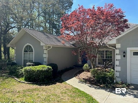 2nd image of 104 Lake Cove Cir