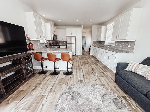 5th image of 1446 Carrio Dr
