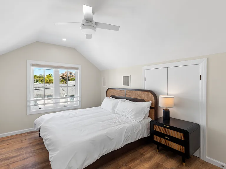 322 Amelia St — Photo 14