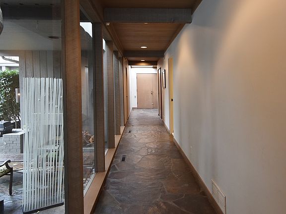 3rd image of 458 McGilvra Blvd E