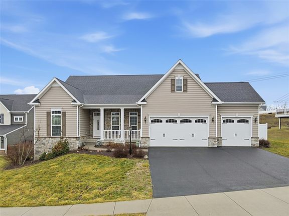 3rd image of 139 Olivia Ave