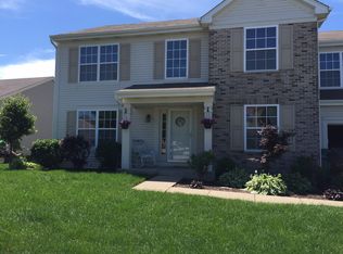 492 Devonaire Pkwy, Dekalb, IL 60115