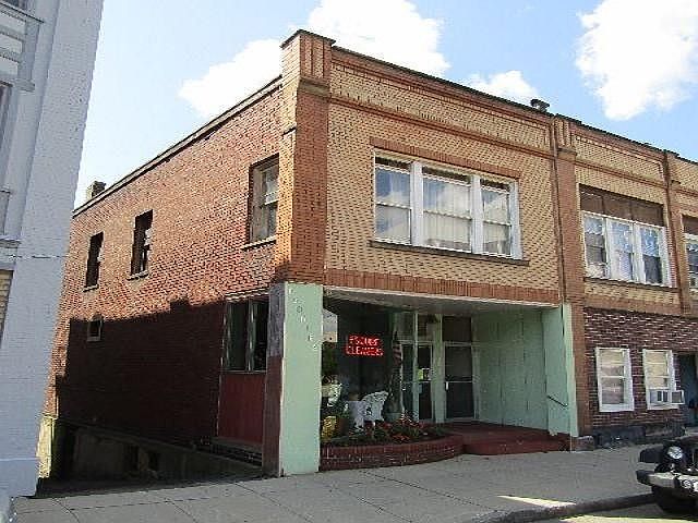 1st image of 302 E 2nd St