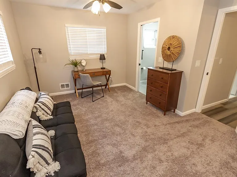 919 E Palmer St — Photo 11
