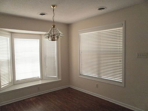 2nd image of 4756 Honeysuckle Ln