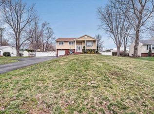 12 Kilmer Dr, Manalapan, NJ 07726