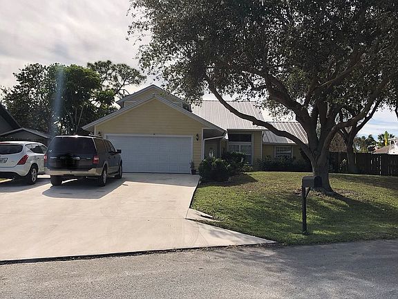 2nd image of 1000 SW Gardens Blvd