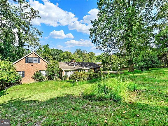 3rd image of 4302 Manorwood Dr