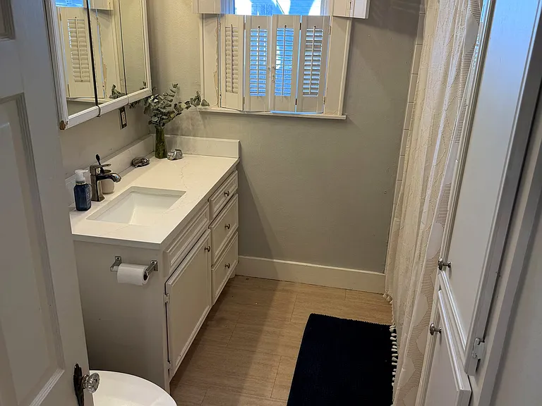 919 W Hickory St — Photo 9