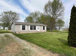 521 N Tucker St, Mentone, IN